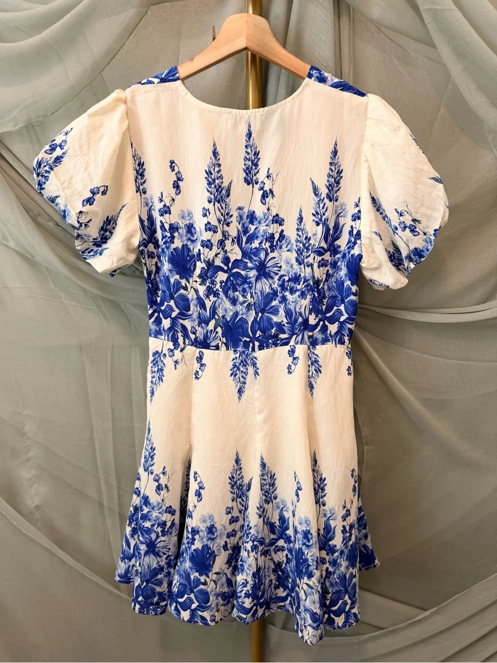 ANNA KAY Oasia Blue and White Floral V-Neck Mini Dress